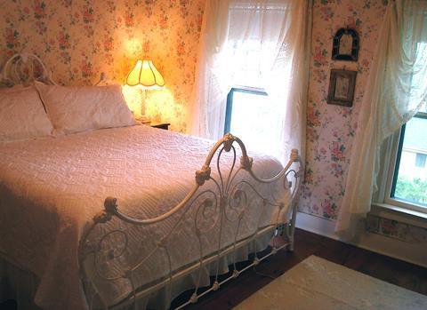 The Bridge Street Inn Charlevoix Habitación foto